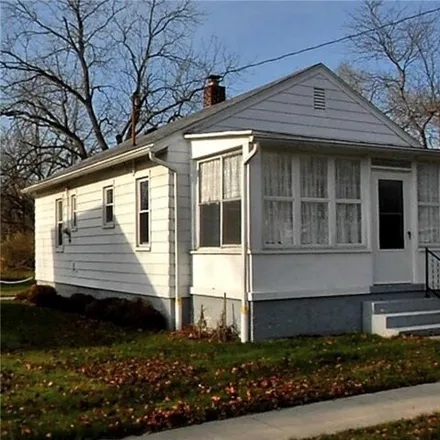 Buy this 2 bed house on 1790 Selkirk Street in Toledo, OH 43605