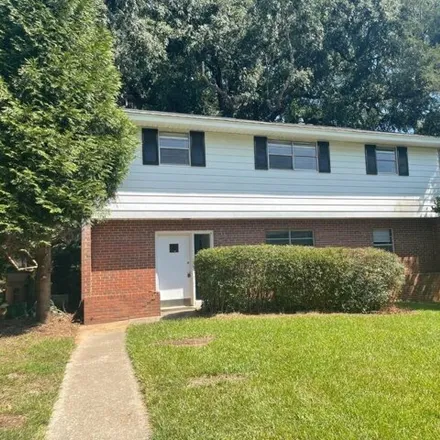 Rent this 3 bed house on Bike Route in Pineview Drive, Raleigh
