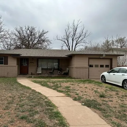 Rent this 4 bed house on 2707 39th St in Lubbock, Texas