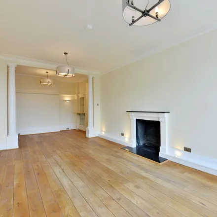 Rent this 3 bed apartment on Rothley Court in St John's Wood Road, London