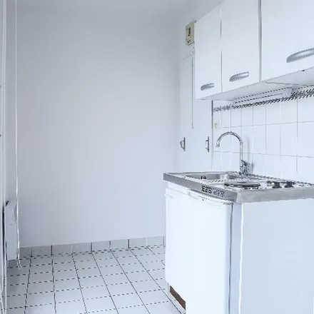 Rent this 1 bed apartment on 11 Rue de la Garenne in 76130 Mont-Saint-Aignan, France