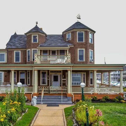 Rent this 6 bed house on Strandvue in 19 Ocean Avenue, Ocean Grove