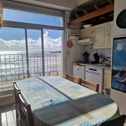 Rent this 2 bed apartment on 1 Avenue de Courlay in 17640 Vaux-sur-Mer, France