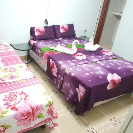 Rent this 2 bed apartment on Chinatown