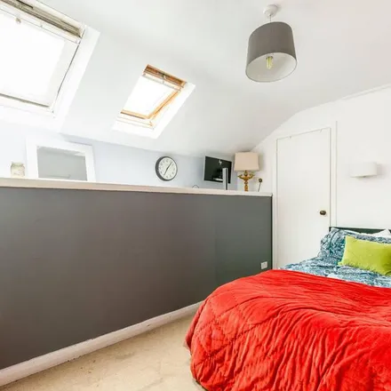 Rent this 3 bed apartment on Dalebury Road in London, SW17 7HQ