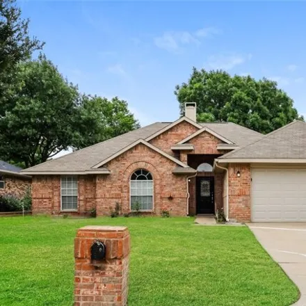 Buy this 3 bed house on 1422 New Haven Dr in Mansfield, Texas