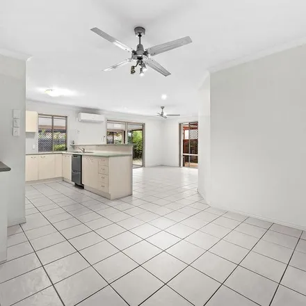Image 8 - 18 Kinchega Circuit, Parkinson QLD 4115, Australia - Apartment for rent