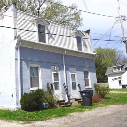 Rent this 2 bed house on 87 South 15th Street in Belleville, IL 62220