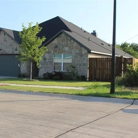 Buy this 3 bed house on 3542 Dobbins Road in Corsicana, TX 75110