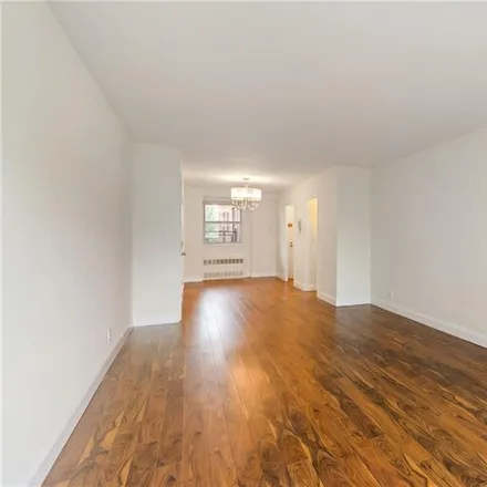 Image 7 - 5700 Arlington Avenue, New York, NY 10471, USA - Condo for sale