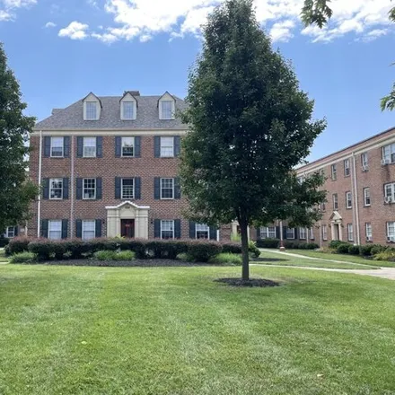 Rent this 3 bed apartment on Raleigh Court United Methodist Church in Windsor Avenue Southwest, Roanoke