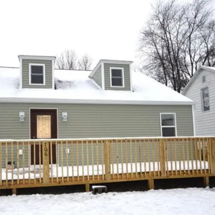 Buy this 3 bed house on 762 Jackson Street in Walkerton, IN 46574