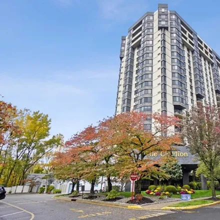 Buy this 1 bed condo on 1265 15th Street in Fort Lee, NJ 07024