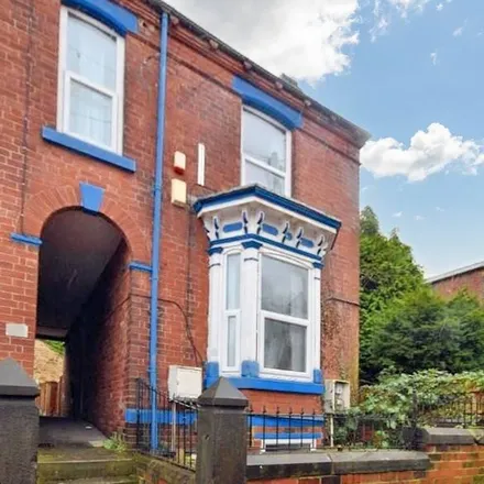 Rent this 4 bed townhouse on Roebuck Road in Sheffield, S6 3GQ