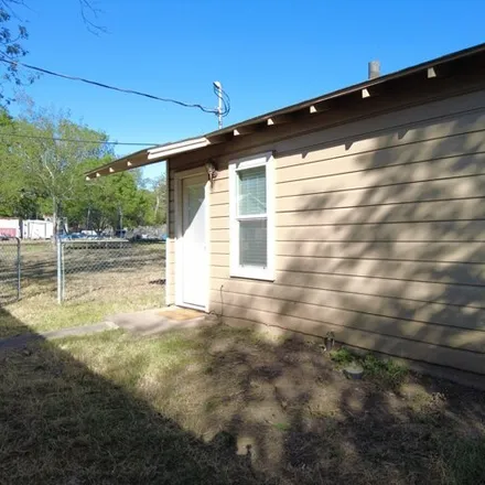Image 2 - Quinlan Street, Kerrville, TX 78028, USA - House for rent