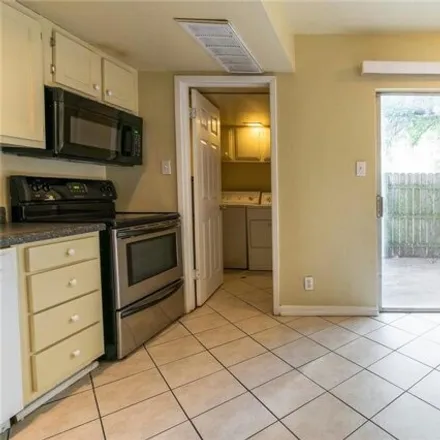 Image 5 - 8805 Dawnridge Circle, Austin, TX 78757, USA - Apartment for rent