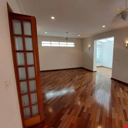 Buy this 3 bed house on Rua das Camélias 584 in Mirandópolis, São Paulo - SP