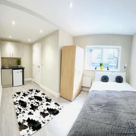 Rent this 1 bed apartment on Villiers Road in Dudden Hill, London