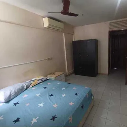 Rent this 1 bed room on Blk 451A in Bukit Batok West Avenue 6, Singapore 651451