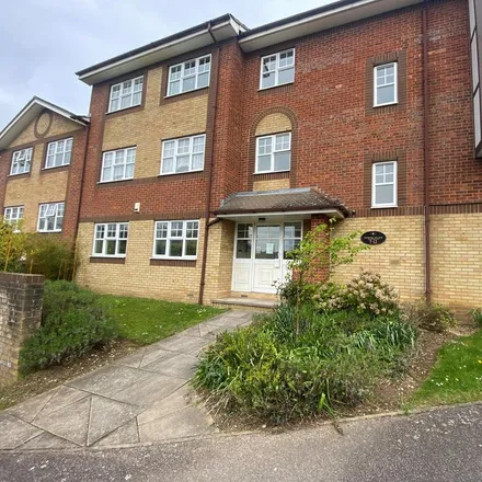 Rent this 2 bed apartment on Earls Meade in Luton, LU2 7LG