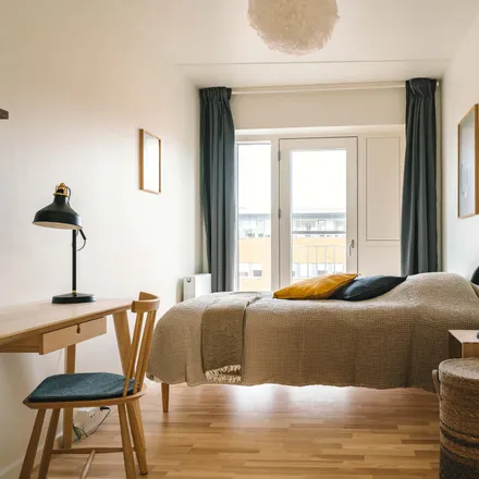 Rent this 4 bed room on Ellebjergvej in Borgmester Christiansens Gade, 2450 København SV