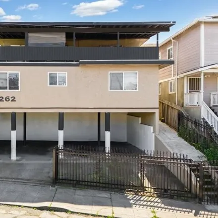 Buy this studio house on 2262 Courtland Avenue in Oakland, CA 94619