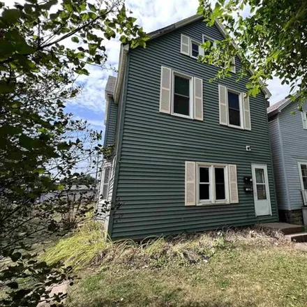 Buy this 6 bed house on 2017 Wisconsin Ave in Superior, Wisconsin
