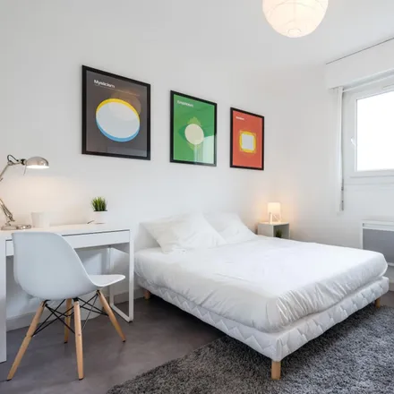Rent this 4 bed room on 169 Grande Rue de la Guillotière in 69007 Lyon, France
