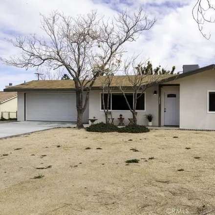 Image 3 - 7535 Apache Trl, Yucca Valley, California, 92284 - House for sale