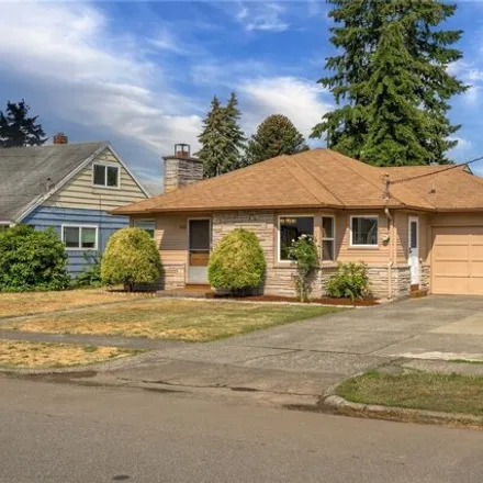 Buy this 3 bed house on 1506 H St SE in Auburn, Washington