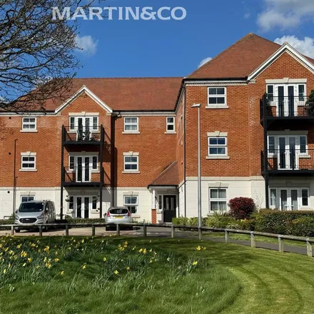 Rent this 2 bed apartment on Kennedy Place in Wokingham, RG40 1LG
