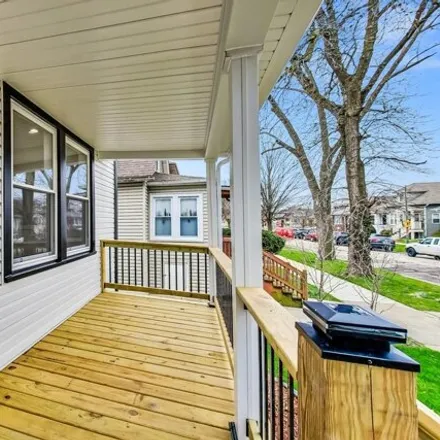 Image 2 - 4623 North Kedvale Avenue, Chicago, IL 60630, USA - House for sale