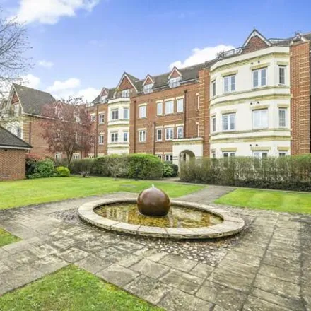 Buy this 1 bed apartment on The Cedars in Guildford, GU1 1YZ