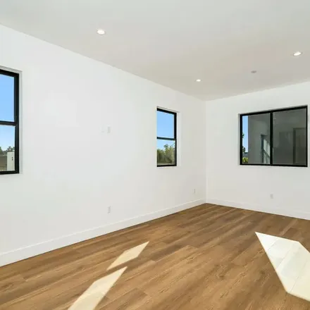 Image 8 - 2260 Carmona Avenue, Los Angeles, CA 90016, USA - Apartment for rent