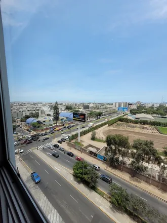 Image 2 - Avenida Manuel Olguin, Santiago de Surco, Lima Metropolitan Area 15023, Peru - Apartment for rent