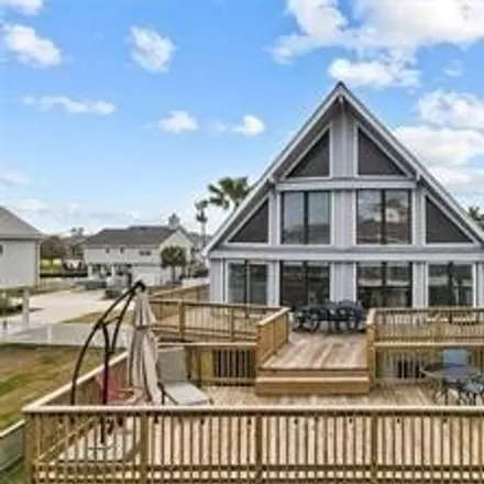 Image 2 - 518 Paradise Drive, Tiki Island, Galveston County, TX 77554, USA - House for sale