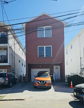 Rent this 3 bed house on Garfield Avenue in Randolph Avenue, Communipaw