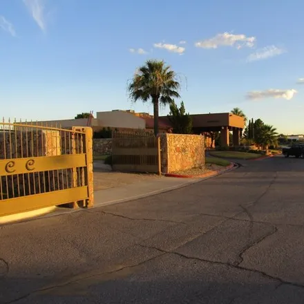 Image 1 - David / QUERCUS, 8237 Pissaro Drive, Las Cruces, NM 88007, USA - House for sale