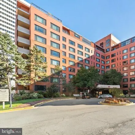 Rent this 1 bed condo on River Place East in 1021 Arlington Boulevard, Arlington