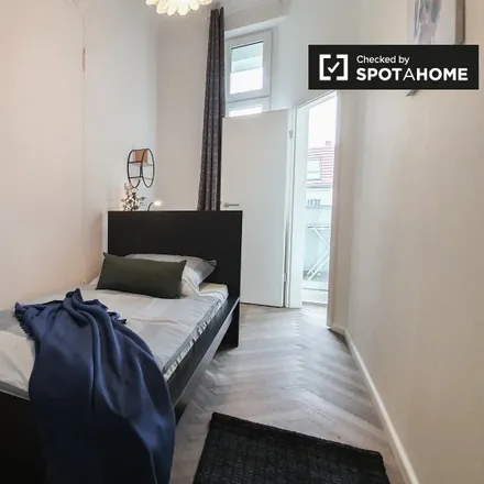 Rent this 8 bed room on Weimarische Straße 11 in 10715 Berlin, Germany