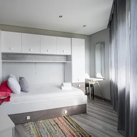 Rent this 2 bed apartment on José Portugal in Rua de José Monteiro Castro Portugal, 4405-569 Vila Nova de Gaia