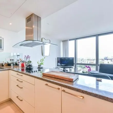 Image 2 - Platform 4, North Quay, Canary Wharf, London, E14 4AL, United Kingdom - Apartment for sale