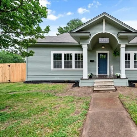 Buy this 3 bed house on 1515 Woodlawn Avenue in Corsicana, TX 75110