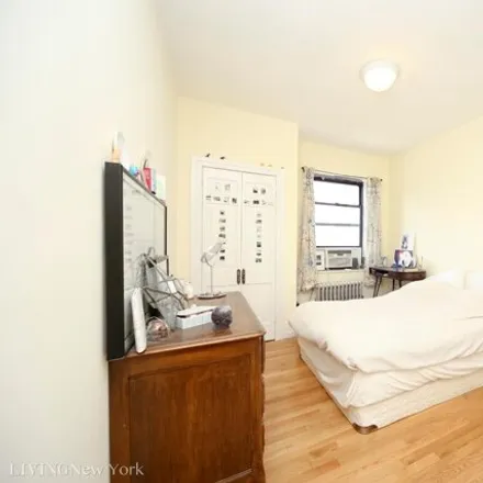 Image 2 - 83 East 7th Street, New York, NY 10003, USA - Apartment for rent