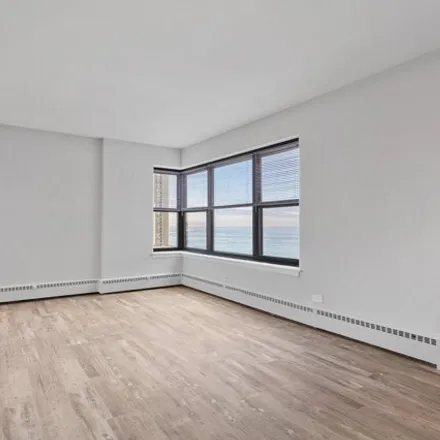Image 6 - 5858 North Sheridan Road, Chicago, IL 60660, USA - Apartment for rent