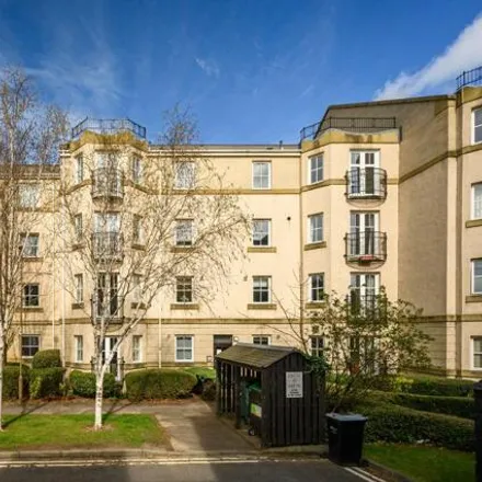 Buy this 2 bed apartment on Hopetoun Crescent Garden in Hopetoun Crescent, City of Edinburgh