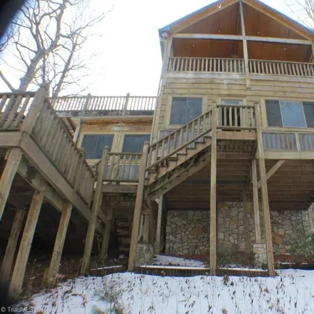 Image 5 - 349 Country Walk Lane, Alleghany County, NC 28675, USA - Loft for sale