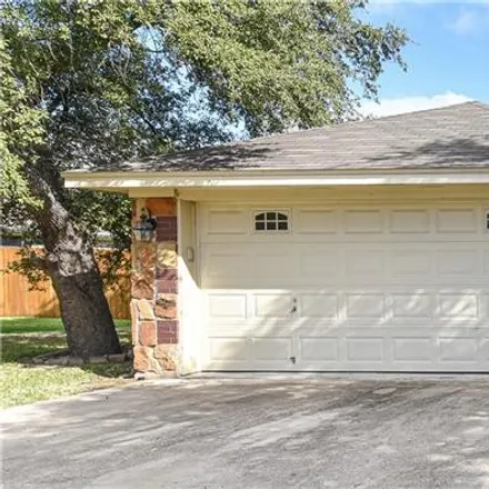 Buy this 4 bed house on 5603 Upper Ridge Court in Killeen, TX 76542