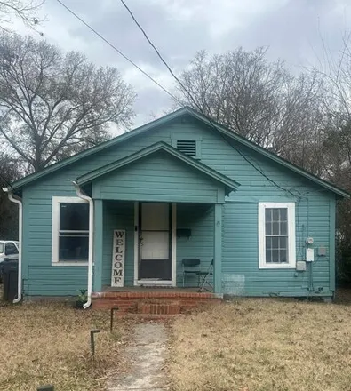 Buy this 3 bed house on 1092 Oquinn Avenue in Lufkin, TX 75904