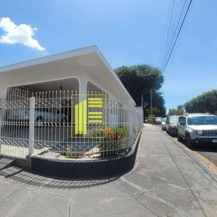 Rent this 3 bed house on Rua Doutor Raul de Carvalho in Vila Nossa Senhora da Paz, São José do Rio Preto - SP